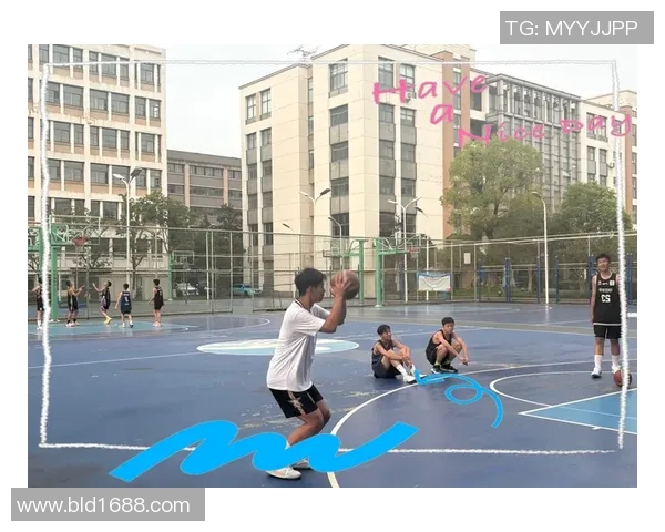 篮球场上的青春回忆与明星梦想的追逐之旅